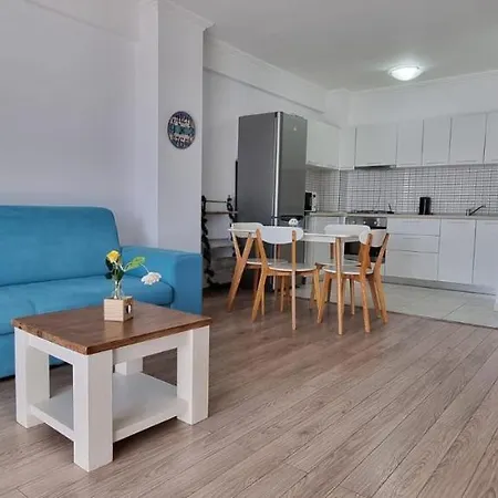 Apartament 2 Lake View Solid Cazino 아파트