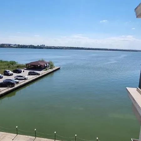아파트 Apartament 2 Lake View Solid Cazino 마마이아